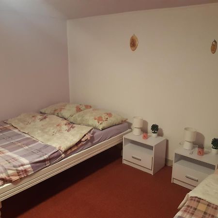 Studio Apartman Small Lili Popovaca Екстериор снимка