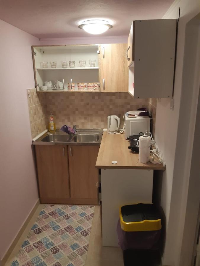 Studio Apartman Small Lili Popovaca Екстериор снимка