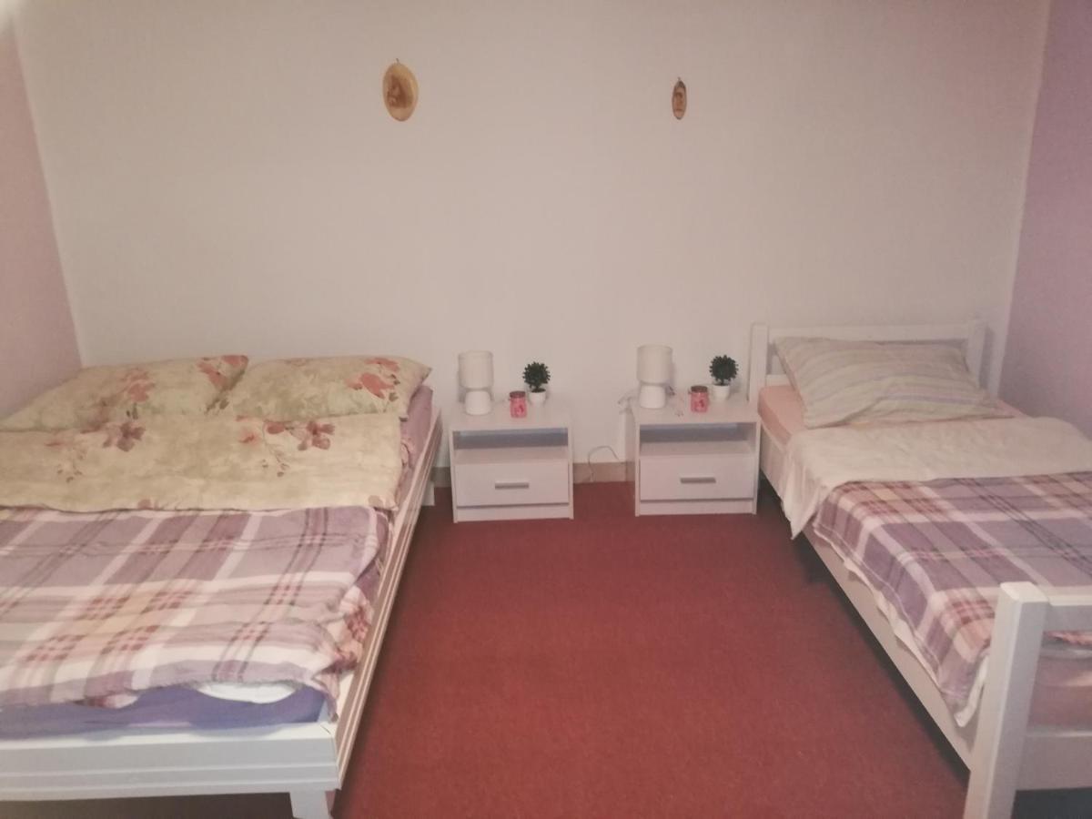 Studio Apartman Small Lili Popovaca Екстериор снимка