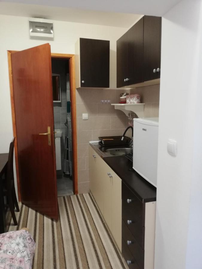 Studio Apartman Small Lili Popovaca Екстериор снимка